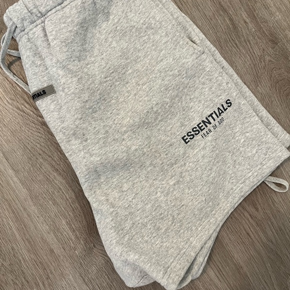 Fear of God Essentials - Picture 4 of 4